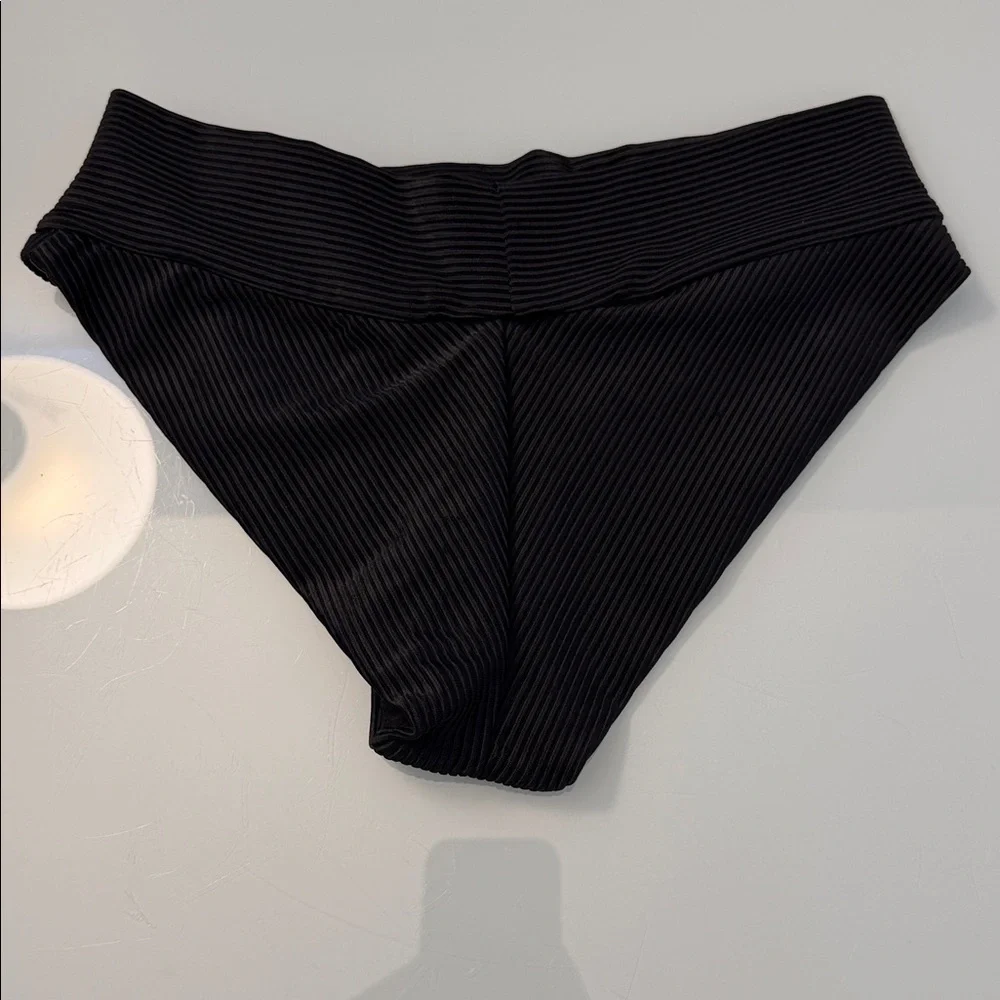 Frankie’s Bikinis Cheekie Bikini Bottoms